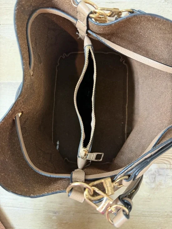 Purse - Picture 5 of 8